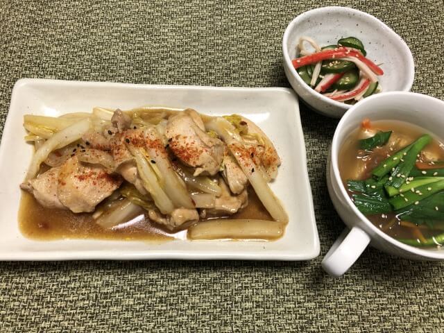ヨシケイ 鶏むね肉と白菜のピリ辛炒め